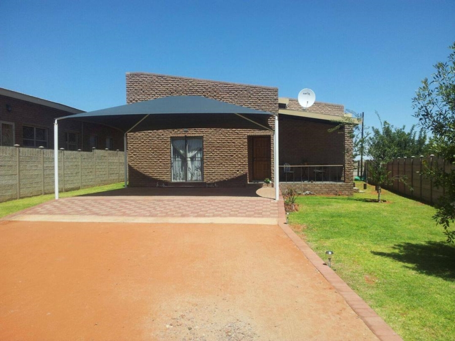 4 Bedroom Property for Sale in Keidebees Northern Cape